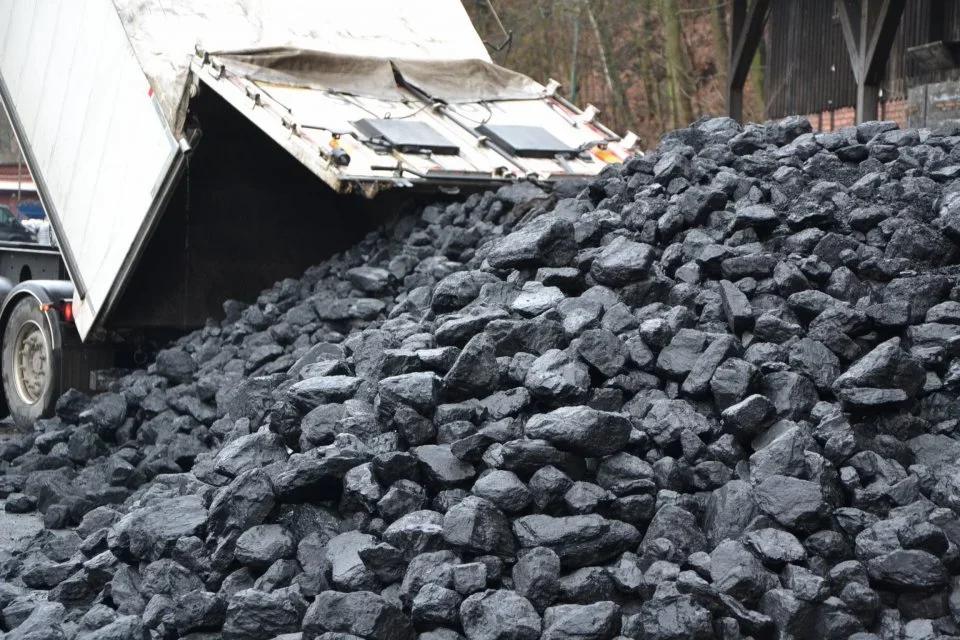 Nowa Ruda. Tani węgiel nie tylko dla mieszkańców miasta - Zdjęcie główne