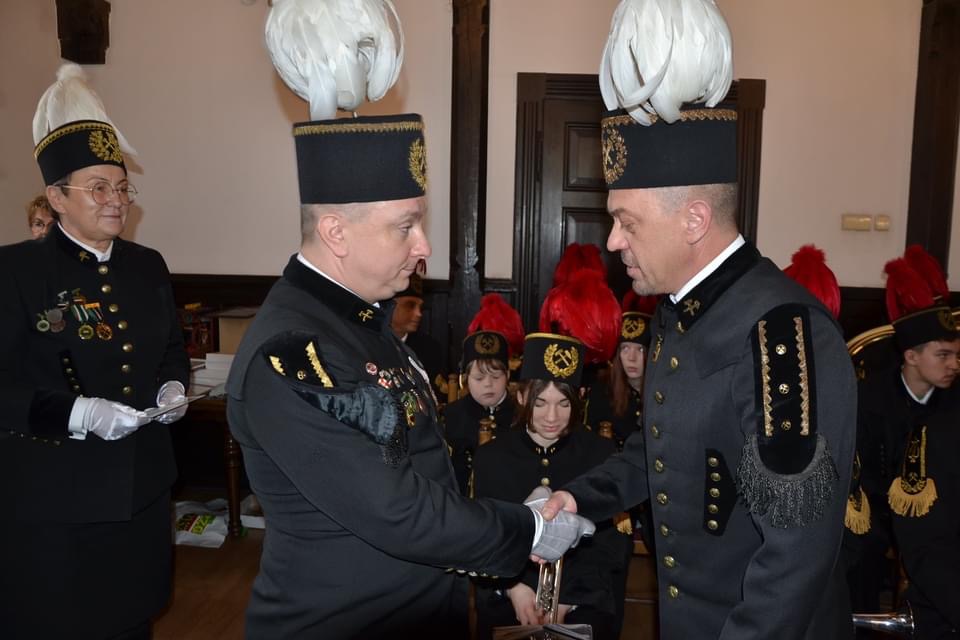 Burmistrz uhonorowany podczas sesji - przesuń w prawo i zobacz zdjęcia 