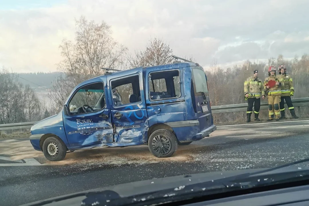 Nowa Ruda. Kolizja na obwodnicy [aktualizacja] - Zdjęcie główne