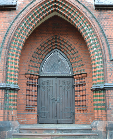 Spójrz na bramy, drzwi i portale - Zdjęcie główne