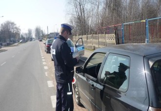 Policjanci sprawdzali stan techniczny pojazdów - Zdjęcie główne