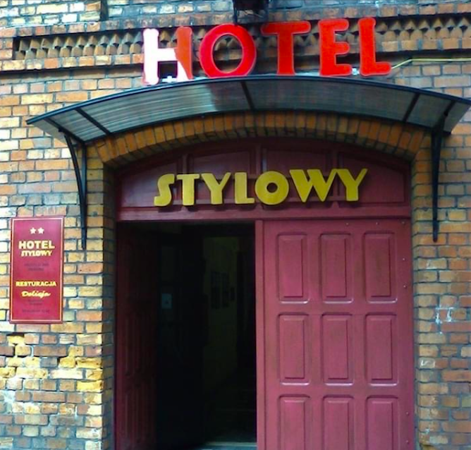 Biblioteka zmieniła się na moment w Hotel Stylowy