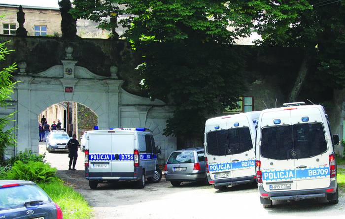 Policyjny nalot na pałac w Gorzanowie  - Zdjęcie główne