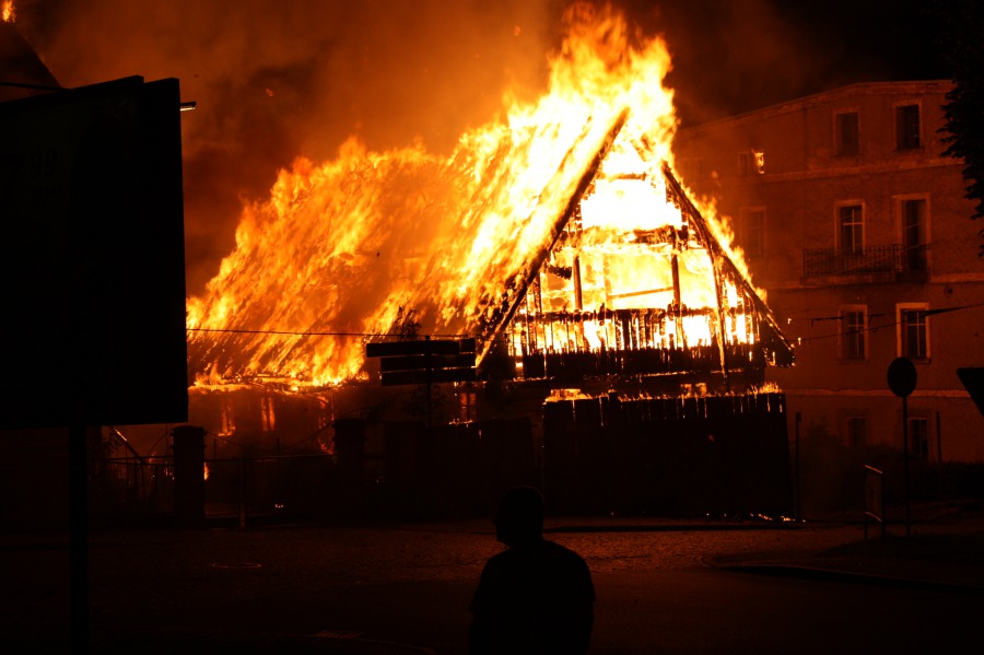 Spłonął zabytkowy dom w Radkowie - Zdjęcie główne