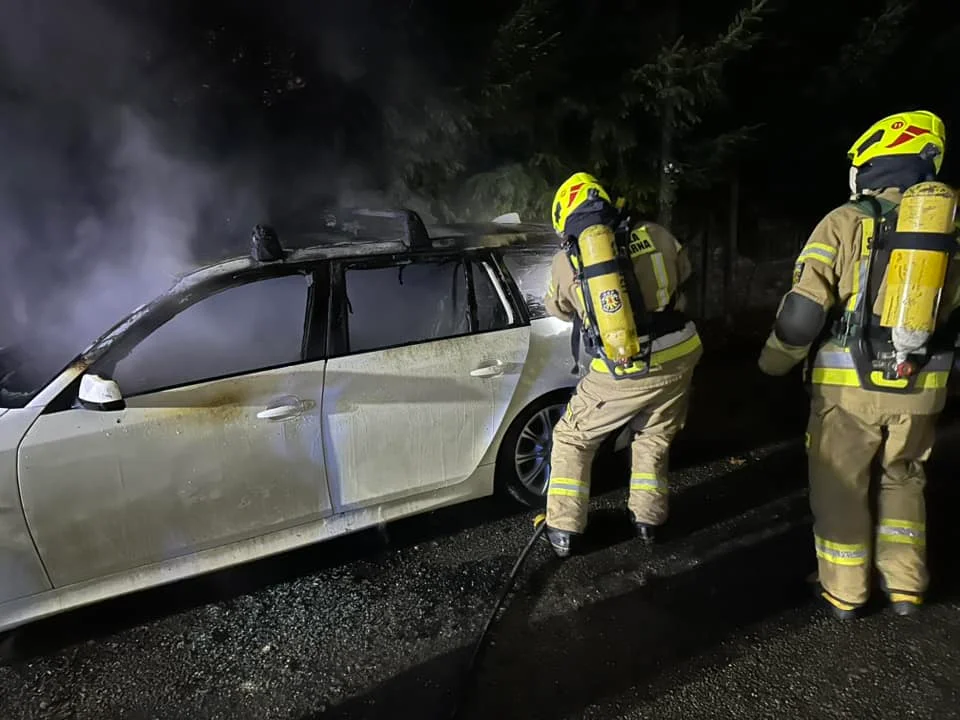 Nowa Ruda. W Słupcu spaliło się BMW - Zdjęcie główne