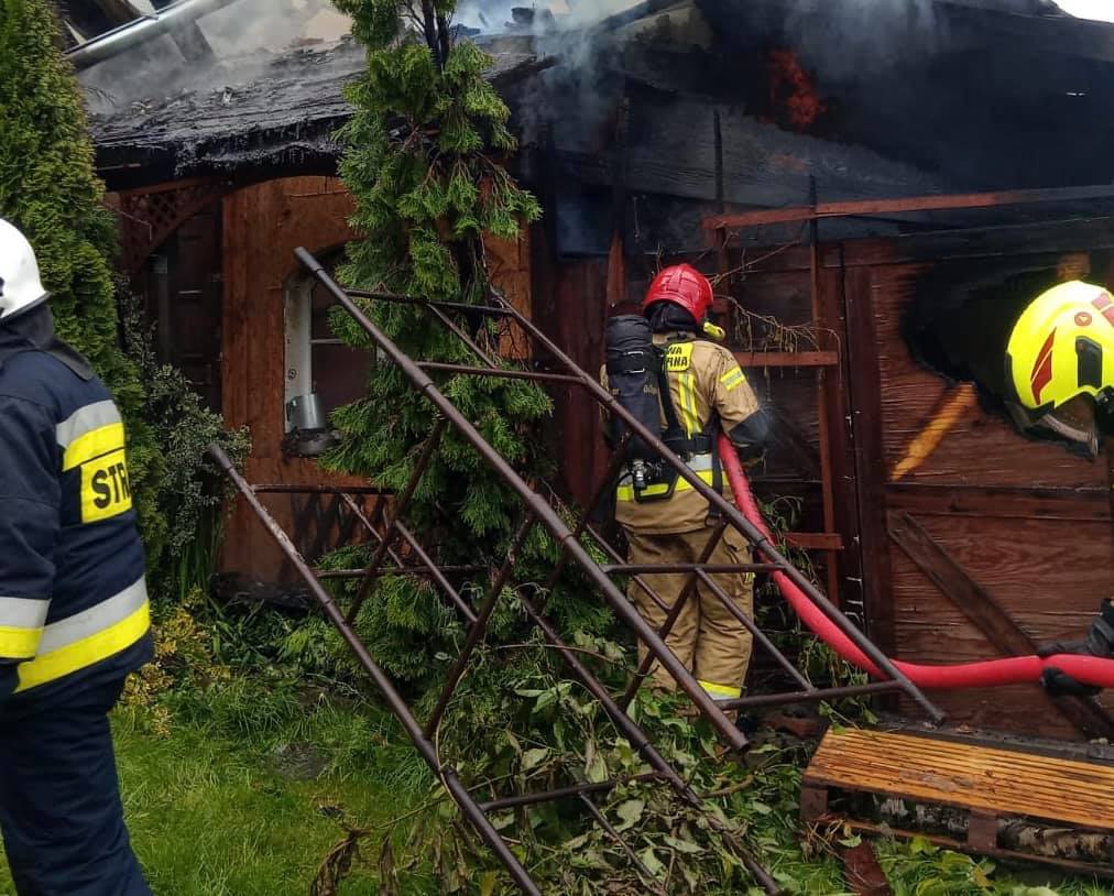 Gmina Nowa Ruda. Spłonął budynek w Dzikowcu - Zdjęcie główne