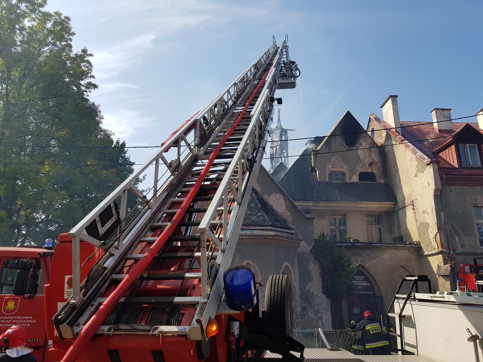 Dawny szpital po pożarze - Zdjęcie główne