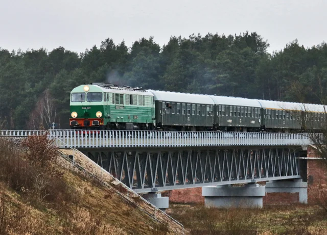 POGÓRZE 2023 - wycieczka retro pociągiem po Kotlinie Kłodzkie i nie tylko - Zdjęcie główne