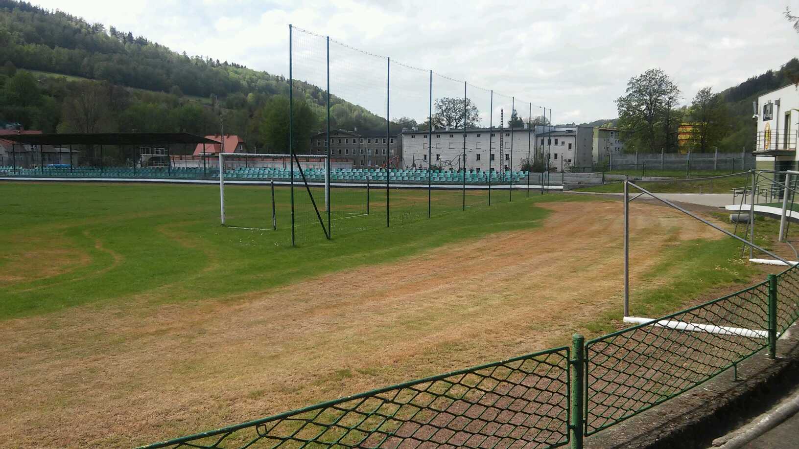 Stadion bez trawy  - Zdjęcie główne