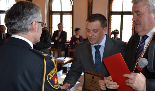 Sesja absolutoryjna - Zdjęcie główne