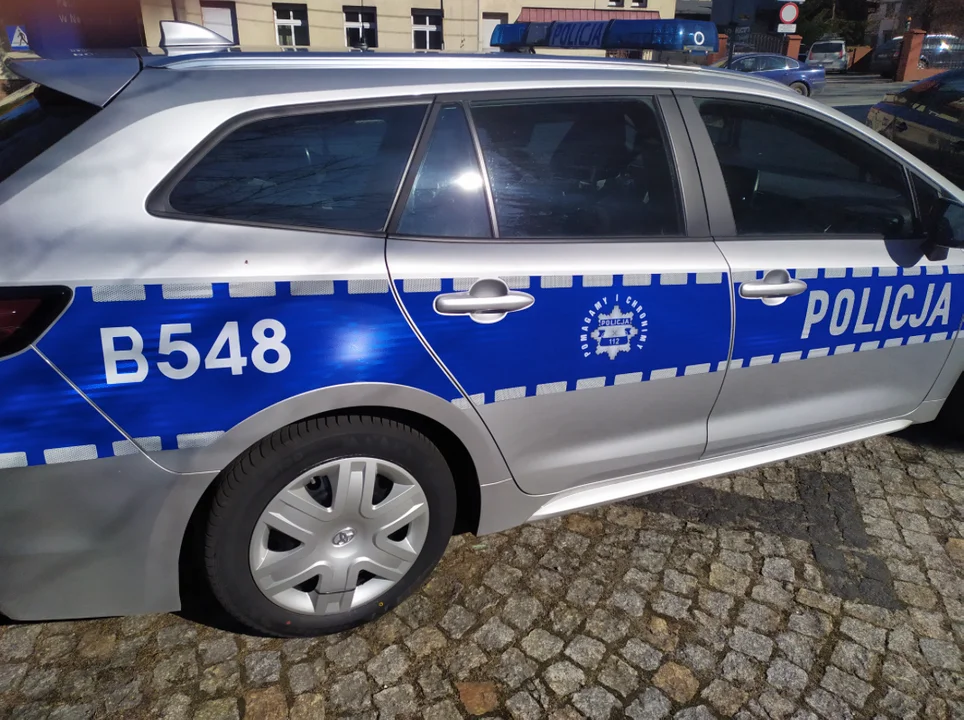 Policjanci z Nowej Rudy dostali nową Toyotę  - Zdjęcie główne