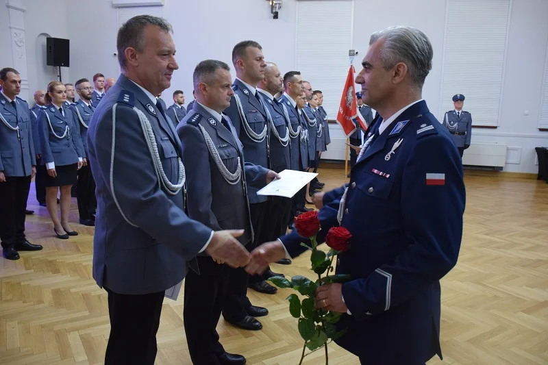 Powiat Ząbkowicki. 56 policjantów dostało awans - Zdjęcie główne
