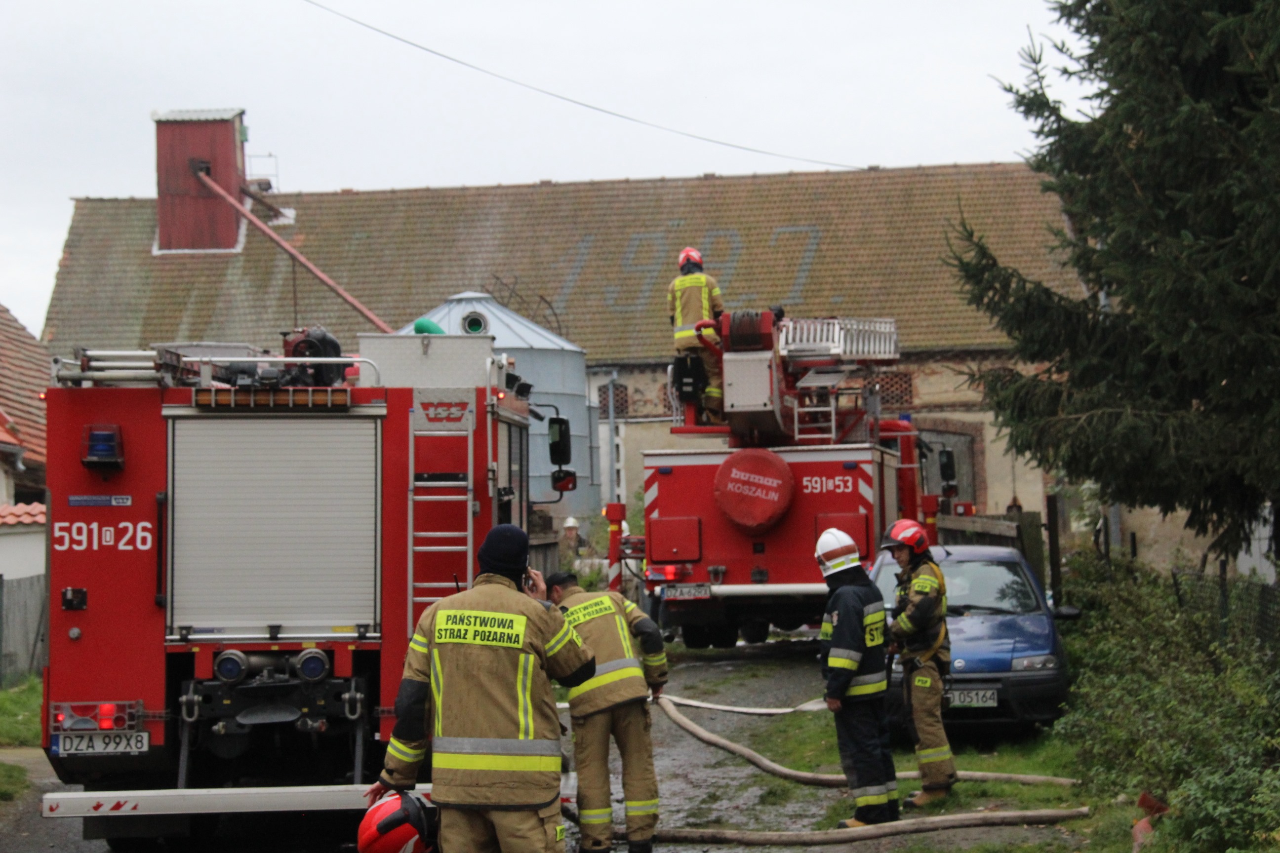 Stoszowice: Strażacy przez kilka godzin gasili pożar.