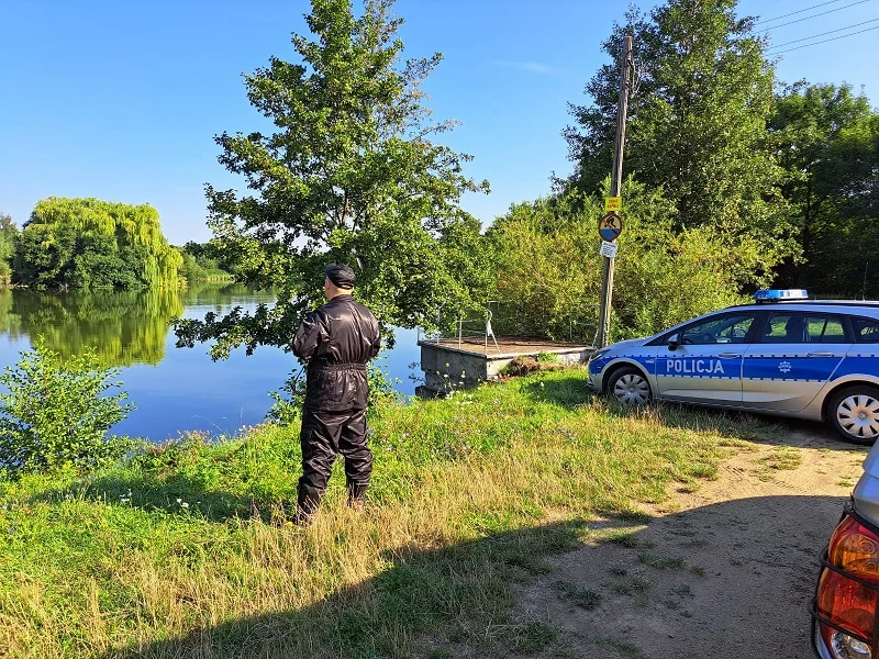 Powiat Ząbkowicki. Policjanci i strażacy nad wodą - Zdjęcie główne