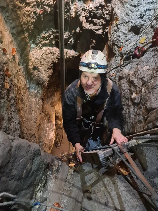 Wszystkie prowadzone prace wykonywane są ręcznie.