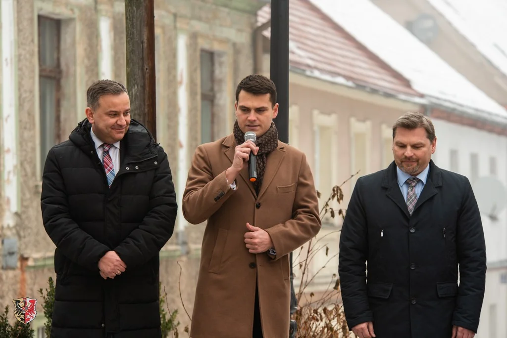 Na otwarcie przyjechalI: minister Dworczyk, wicemarszałek Województwa Dolnośląskiego  Grzegorz Macko i poseł na Sejm RP Marcin Gwoźdź 