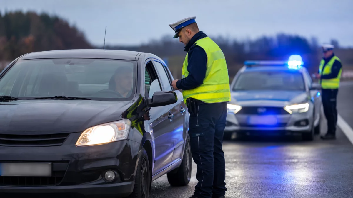Alkohol, zakaz sądowy i narkotyki. Seria niebezpiecznych zatrzymań na drogach