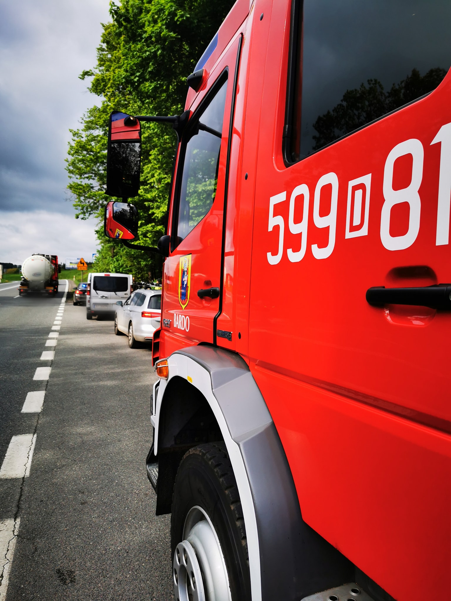 Bardo. Bus doprowadził do zderzenia z osobówką - Zdjęcie główne