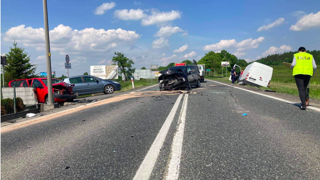 Zderzyły się 4 samochody. Są ranni - Zdjęcie główne