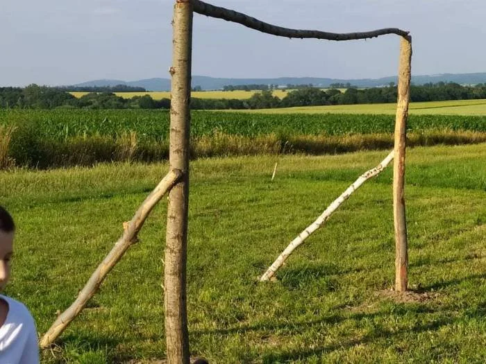 Sieroszów. Piłka jest okrągła, bramek jest zero - Zdjęcie główne