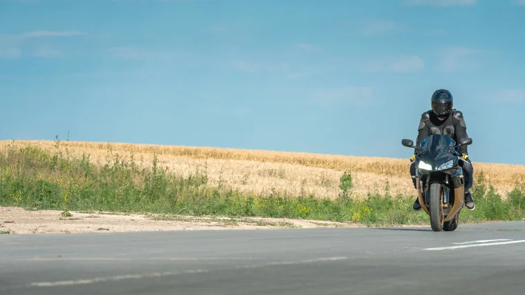 Powiat ząbk. Policjanci dziś czatują na motocyklistów - Zdjęcie główne