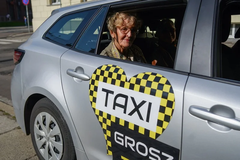 TAXI dla seniora w mieście i gminie Bardo. Przejazdy za symboliczną kwotę - Zdjęcie główne