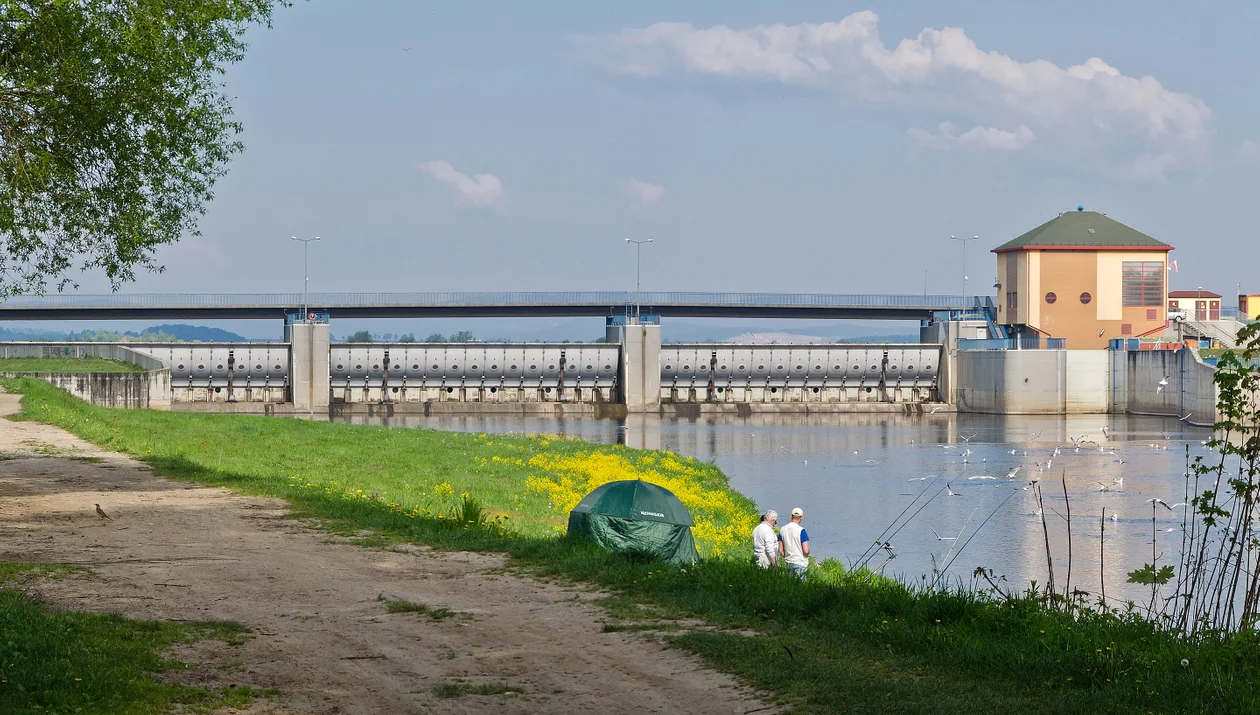 Kamieniec Ząbkowicki. Zakaz wędkowania ze środków pływających na zbiorniku Kozielno - Zdjęcie główne