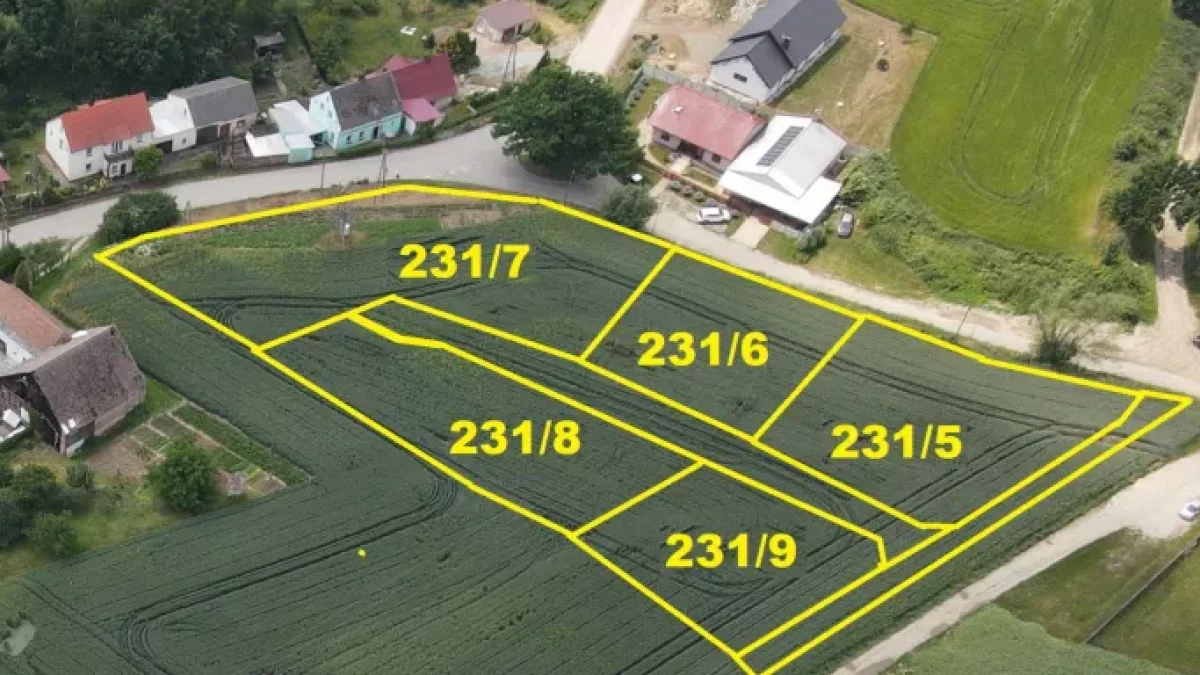 Cisza, natura i szybki dojazd do miasta. Pięć działek w Sieroszowie na sprzedaż