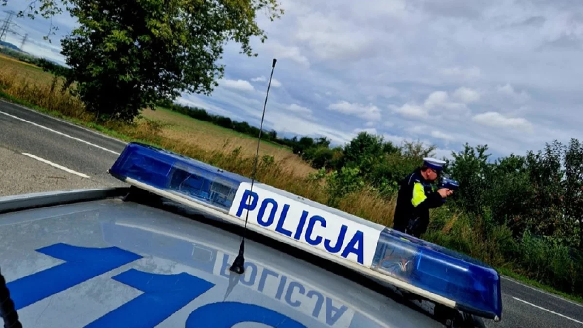Policja kontroluje prędkość w powiecie ząbkowickim. realizowane są działania „Prędkość”