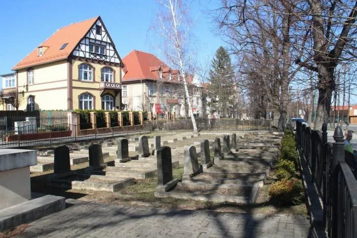 Ząbkowice Śląskie. Minister zajmie się cmentarzem żołnierzy radzieckich - Zdjęcie główne