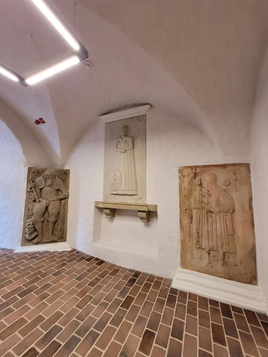 Dawna świątynia ewangelicka przy pl. Kościelnym w Złotym Stoku w latach 90 - tych przerobiona na halę sportową przeszedł niesamowitą metamorfozę.