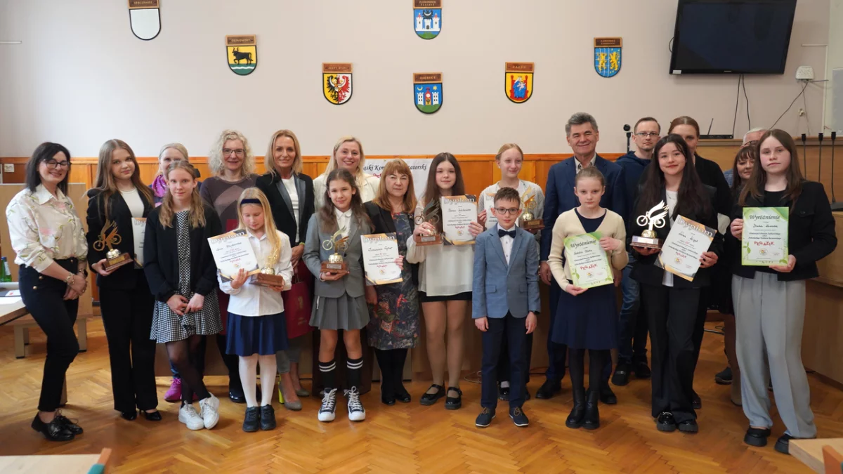 Młodzi mistrzowie słowa zachwycili jury! Wiemy, kto pojedzie na finał „Pegazika”