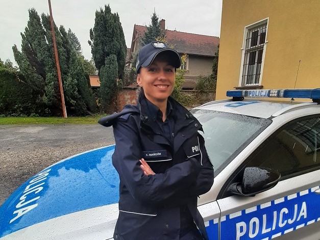 Policjantka Katarzyna Iwańciów na podium biegowym - Zdjęcie główne