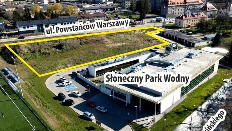 Ząbkowice Śląskie. Orzeszek znów chce sprzedać działkę przy basenie pod hotel - Zdjęcie główne