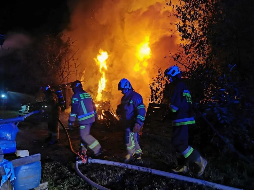 Ziębice. Potężny pożar składowiska palet - Zdjęcie główne