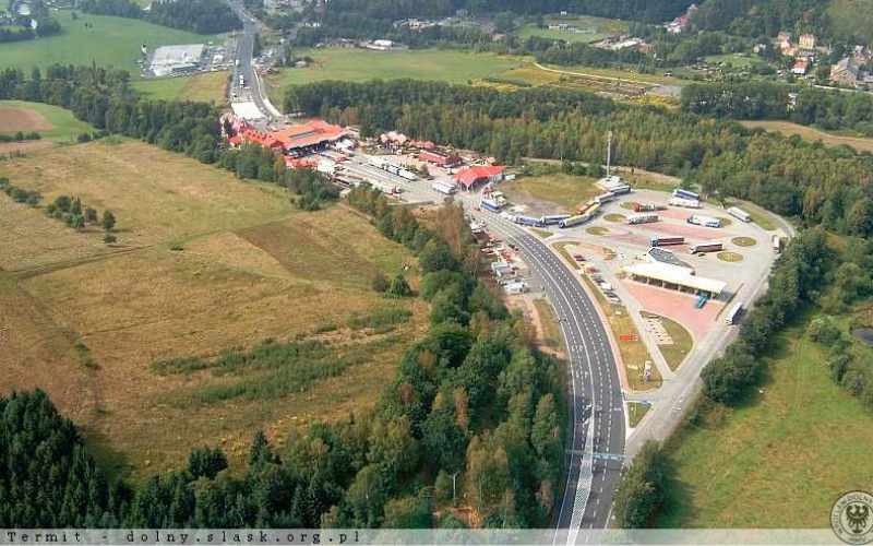 Powiat Ząbkowicki: Wybierasz się w podróż? Sprawdź obowiązujące zasady - Zdjęcie główne