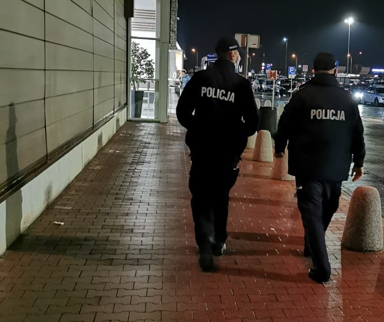 Ząbkowice Śl. Policjanci sprawdzają, czy nosimy maseczki - Zdjęcie główne